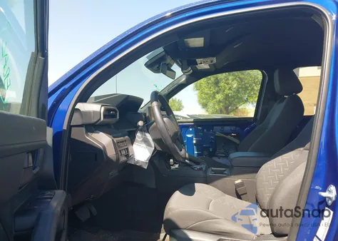 2025 Toyota Tacoma Sr5 4Wd z USA, uszkodzony, nr VIN 3TMLB5JN6SM123994